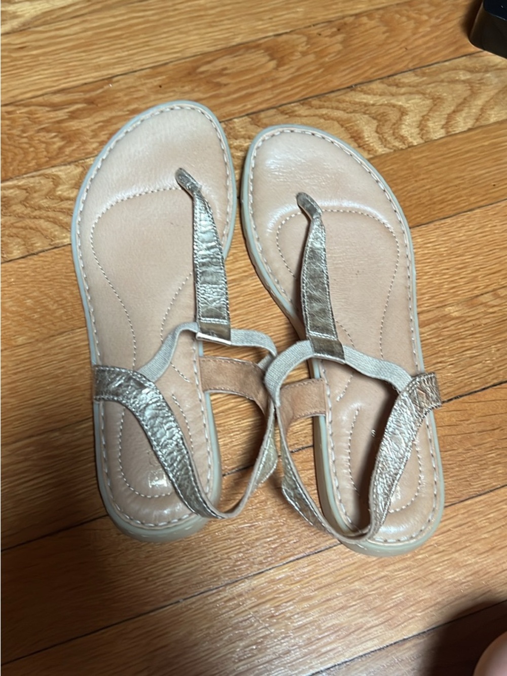 Born Women's Metallic Silver T-Strap Sandals